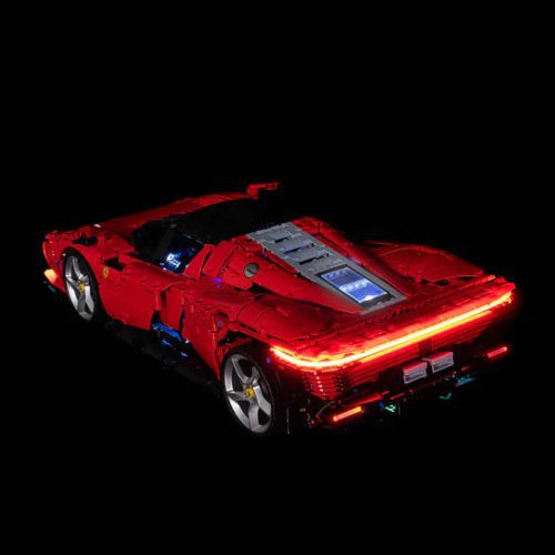 42143 LEGO FerrariDaytonaSP3 3 4 rear Light My Bricks 550x550 crop center 9ce9cf9b d595 401c 86d6 7074139a0bc0