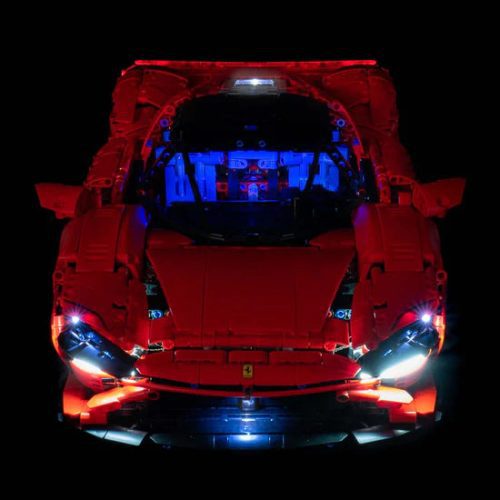 42143 LEGO FerrariDaytonaSP3 front top Light My Bricks 550x550 crop center a62c9853 cc6c 4c5e 877e 2dd1dba28f65